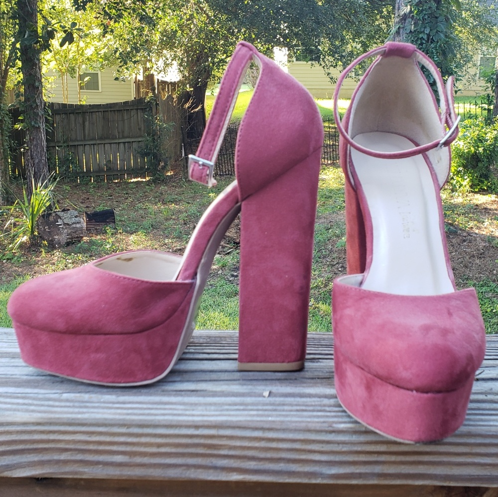 SOLD - Cranberry platform pumps!